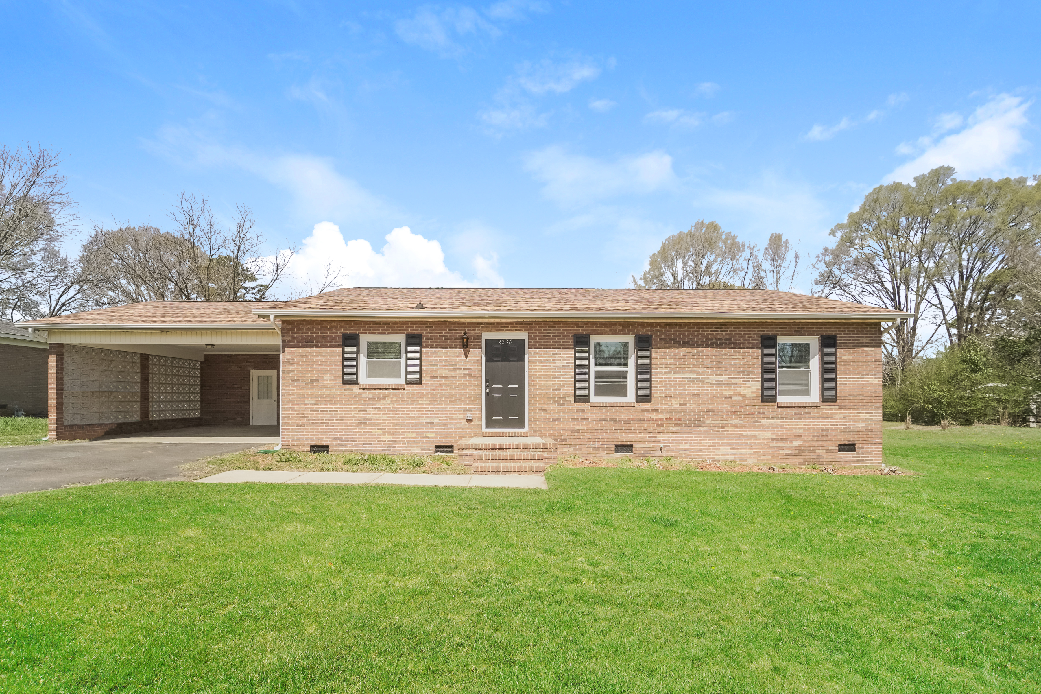 2236 HELEN DR NW CONCORD, NC 28027